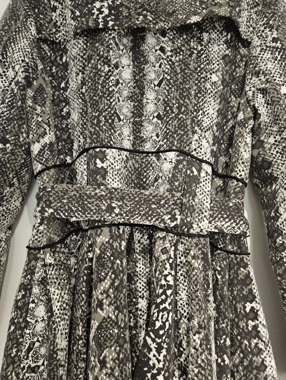 Candie's Snakeskin Print Trench Coat Jacket Gray Black White Belted Medium